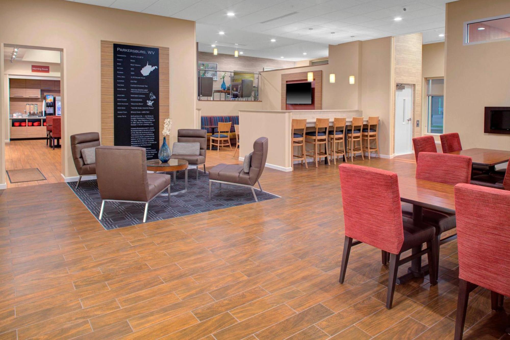 Towneplace Suites By Marriott פארקרסבורג מראה חיצוני תמונה