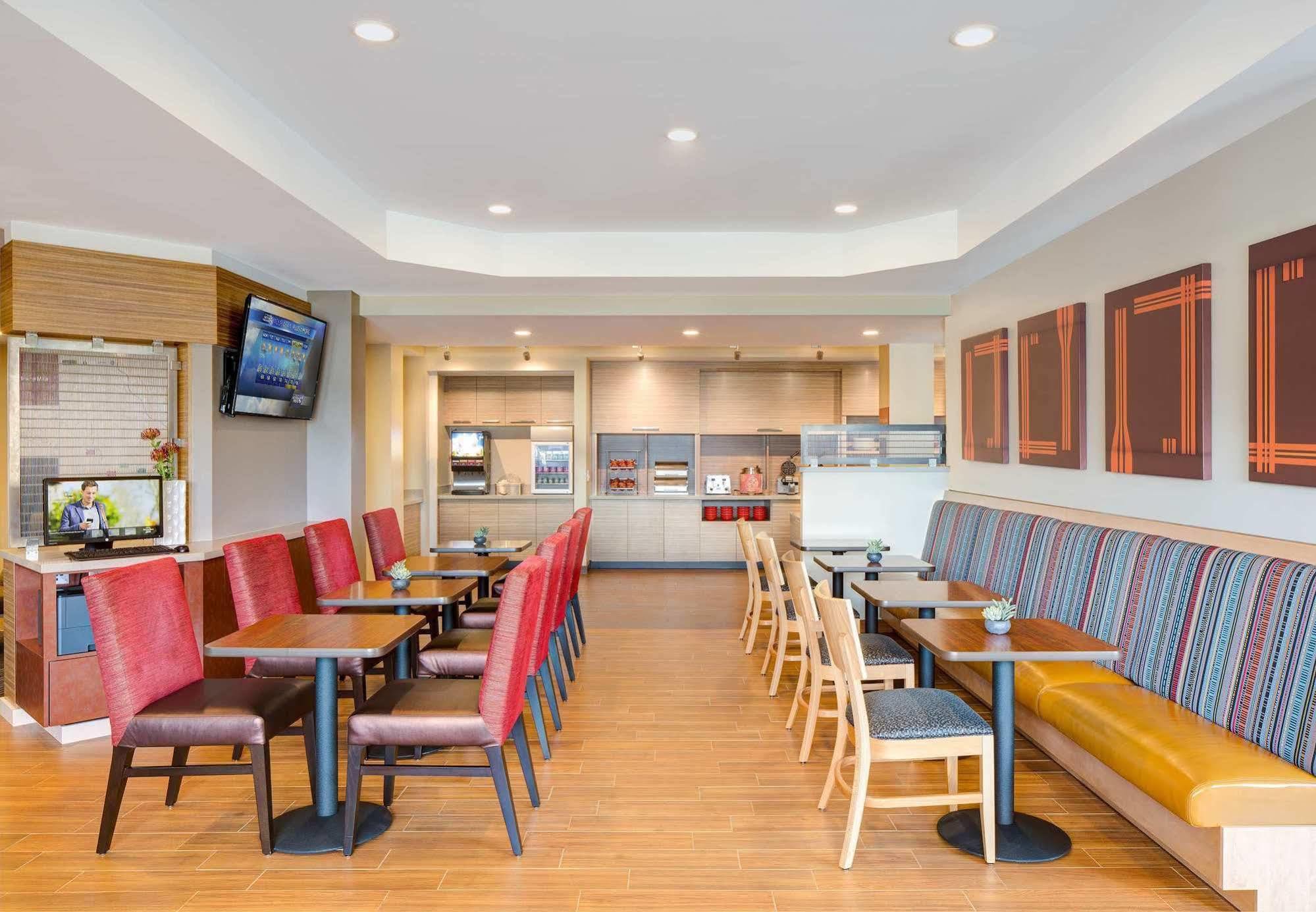 Towneplace Suites By Marriott פארקרסבורג מראה חיצוני תמונה
